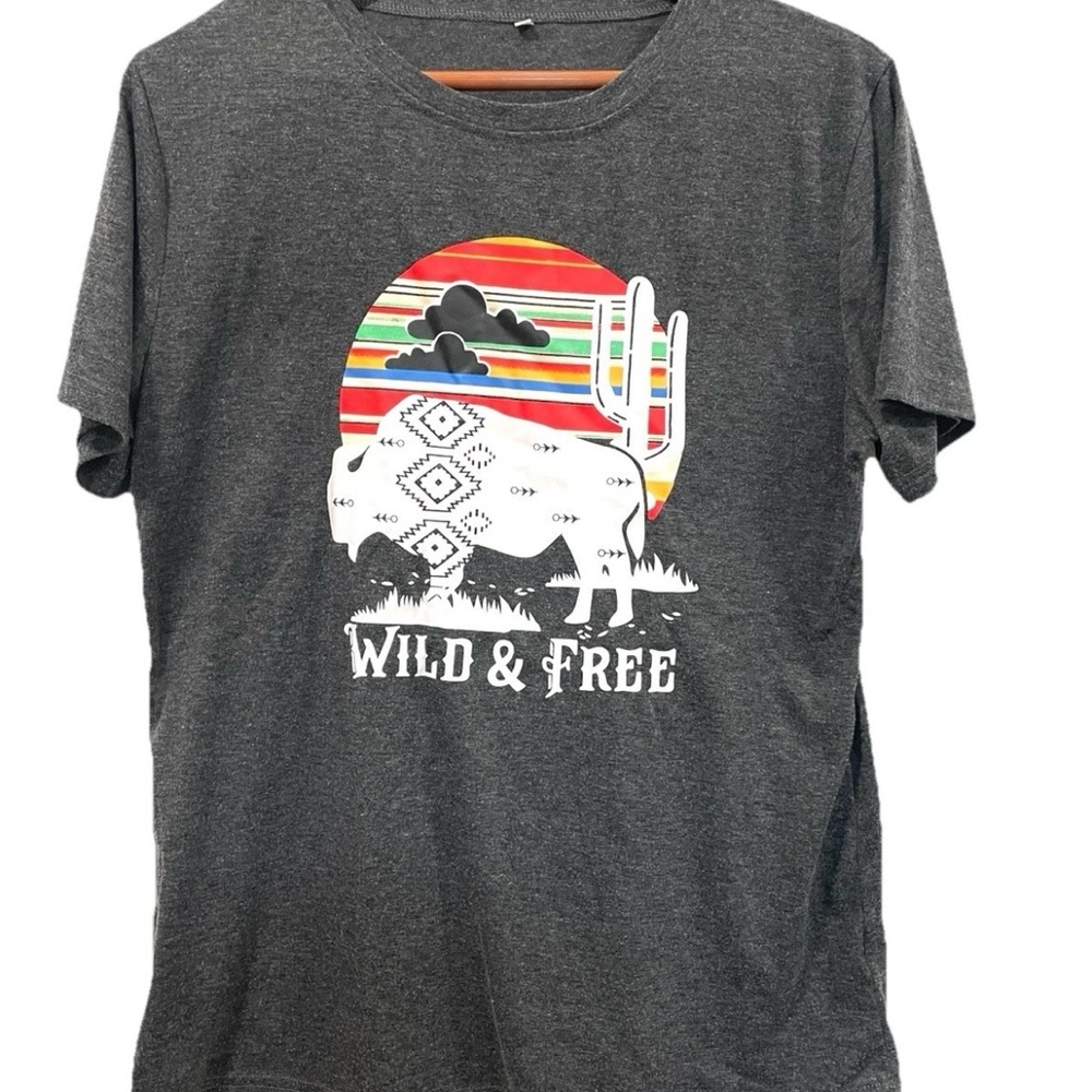 Wild and Free Buffalo Graphic T Shirt Medium Gray